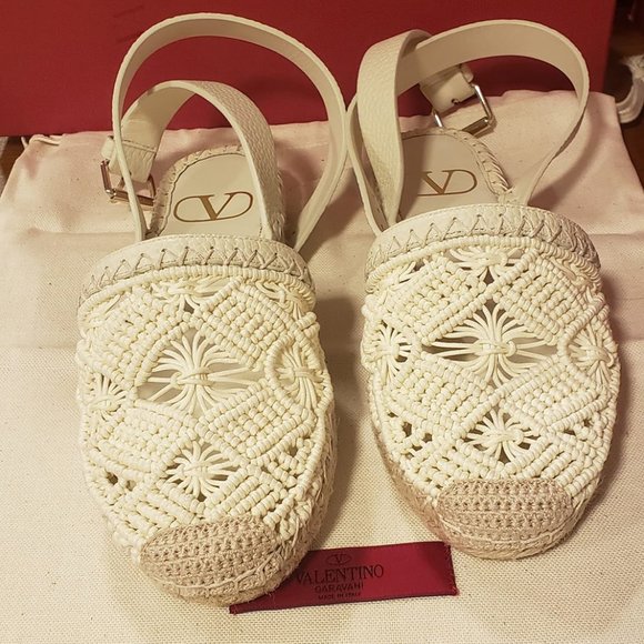 Valentino Rockstud Rolling Ankle Wrap Espadrille Flats 35 Light Ivory - Picture 1 of 8